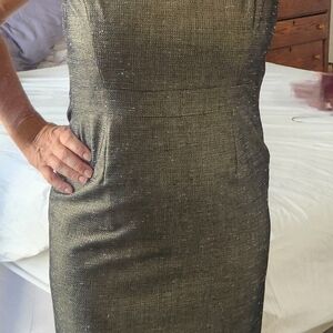 Elegant Tahari green and gold dress, size 6, nwt